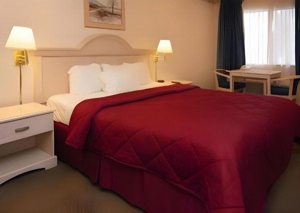 Days Inn by Wyndham Gilroy image 18